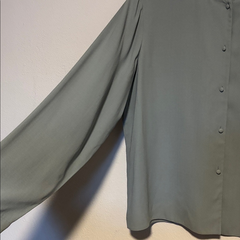 Eileen Fisher Dusty Light Blue Button-Down 100% Silk Cardigan Lightweight Medium - Picture 2 of 8
